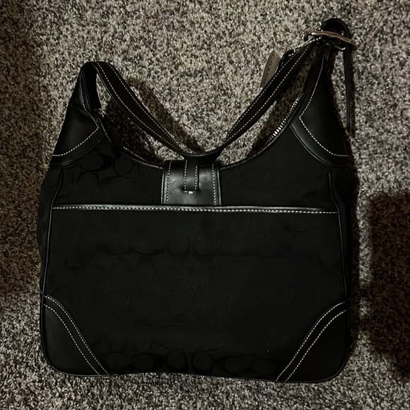 Coach 8K03 NWT & 17 Years OLD?!?! Yes! Signature Hobo w/ dust bag in Black - Picture 2 of 8